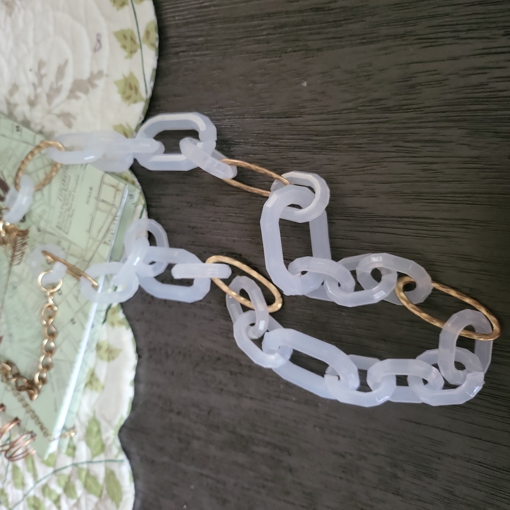 Boutique necklace